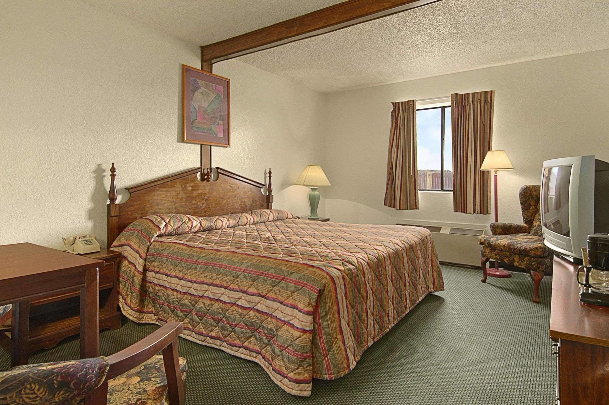 Super 8 By Wyndham Gallup Exterior photo